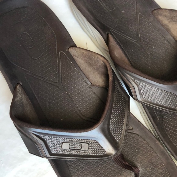 Oakley Men’s brown flap flops size 13 - Picture 3 of 7